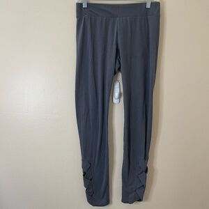 Utopia by Hue| Medium| Cotton| Legging| Thick|Lots of Stretch